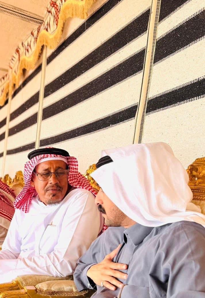 جلسة ودية تجمع الشريف سهيل بن عمر بالشريف محمد بن لافي الثعلبي 